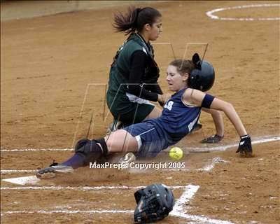 Thumbnail 3 in Flintridge Prep vs. Pomona Catholic (D5 Sec. Final) photogallery.
