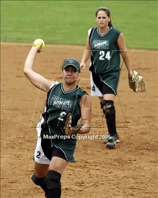 Thumbnail 3 in Flintridge Prep vs. Pomona Catholic (D5 Sec. Final) photogallery.