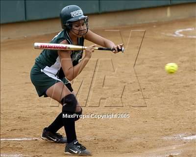 Thumbnail 3 in Flintridge Prep vs. Pomona Catholic (D5 Sec. Final) photogallery.