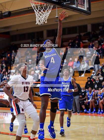 Thumbnail 1 in St. Rita vs. Vashon (Kevin Brown Memorial Tournament of Champions) photogallery.