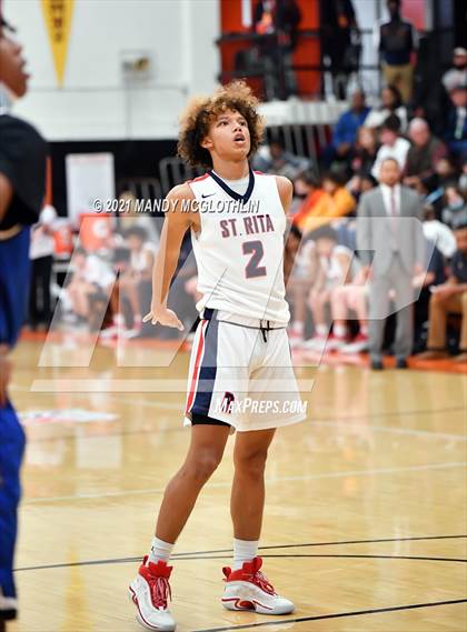 Thumbnail 3 in St. Rita vs. Vashon (Kevin Brown Memorial Tournament of Champions) photogallery.