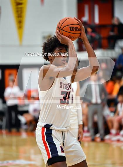 Thumbnail 1 in St. Rita vs. Vashon (Kevin Brown Memorial Tournament of Champions) photogallery.