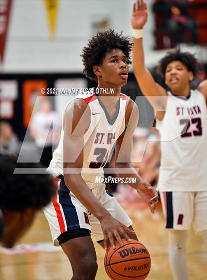 Thumbnail 3 in St. Rita vs. Vashon (Kevin Brown Memorial Tournament of Champions) photogallery.