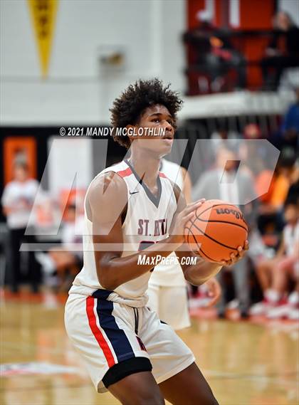 Thumbnail 3 in St. Rita vs. Vashon (Kevin Brown Memorial Tournament of Champions) photogallery.