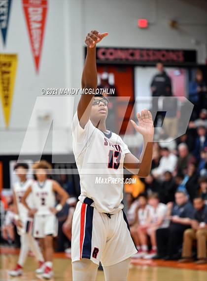 Thumbnail 1 in St. Rita vs. Vashon (Kevin Brown Memorial Tournament of Champions) photogallery.