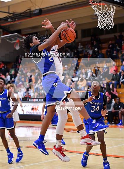 Thumbnail 2 in St. Rita vs. Vashon (Kevin Brown Memorial Tournament of Champions) photogallery.