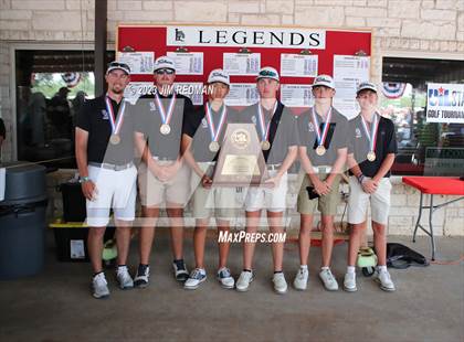 Thumbnail 3 in UIL 4A Boys Golf Final Awards photogallery.