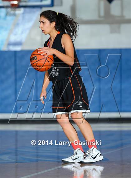 Thumbnail 3 in Beverly Hills @ Saugus photogallery.