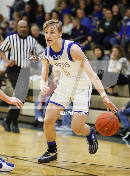 Thumbnail 2 in Covington Catholic @ Newport Central Catholic photogallery.