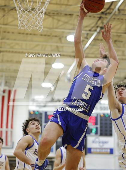 Thumbnail 2 in Covington Catholic @ Newport Central Catholic photogallery.