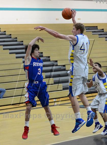 Thumbnail 3 in Reno vs Lowry (State Farm Classic) photogallery.
