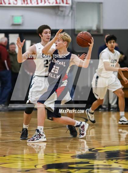 Thumbnail 3 in Central Valley vs. Newport photogallery.
