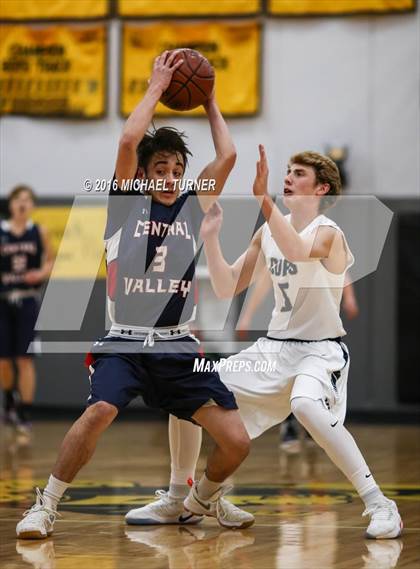 Thumbnail 1 in Central Valley vs. Newport photogallery.