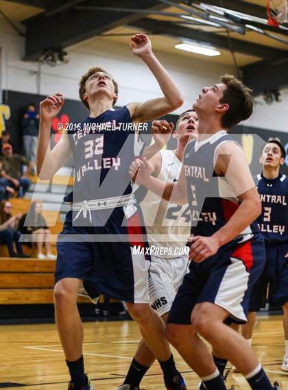 Thumbnail 3 in Central Valley vs. Newport photogallery.