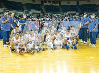 Thumbnail 1 in St. Louis vs Mililani (HHSAA D1 Championship) photogallery.