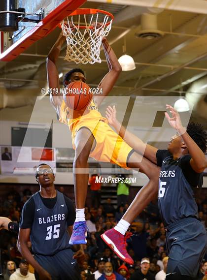 Thumbnail 3 in Rancho Christian vs. Sierra Canyon (Battle of the Valleys) photogallery.