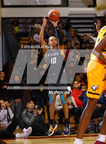 Thumbnail 2 in Rancho Christian vs. Sierra Canyon (Battle of the Valleys) photogallery.