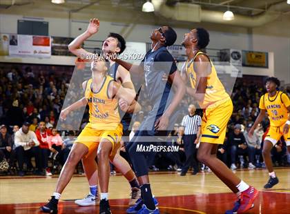 Thumbnail 3 in Rancho Christian vs. Sierra Canyon (Battle of the Valleys) photogallery.