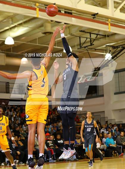 Thumbnail 2 in Rancho Christian vs. Sierra Canyon (Battle of the Valleys) photogallery.