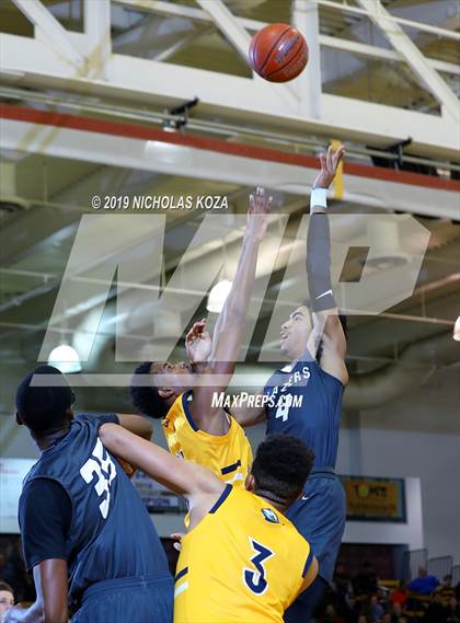 Thumbnail 3 in Rancho Christian vs. Sierra Canyon (Battle of the Valleys) photogallery.
