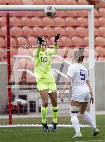 Thumbnail 2 in Skyline vs. Lehi (UHSAA 5A Final) photogallery.