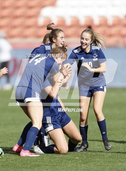 Thumbnail 3 in Skyline vs. Lehi (UHSAA 5A Final) photogallery.