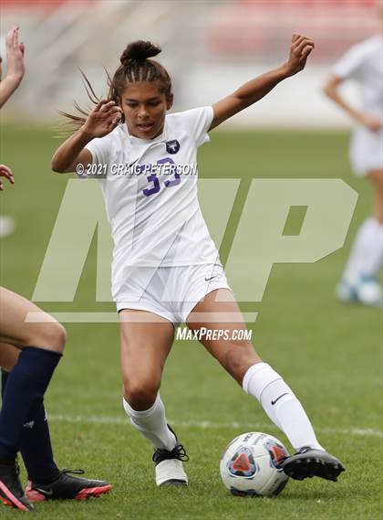 Thumbnail 3 in Skyline vs. Lehi (UHSAA 5A Final) photogallery.