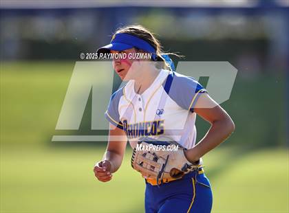 Thumbnail 3 in Dos Palos vs. Orcutt Academy (CIFCS - Division V Championship) photogallery.