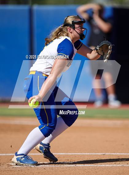 Thumbnail 1 in Dos Palos vs. Orcutt Academy (CIFCS - Division V Championship) photogallery.