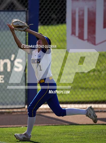 Thumbnail 1 in Dos Palos vs. Orcutt Academy (CIFCS - Division V Championship) photogallery.