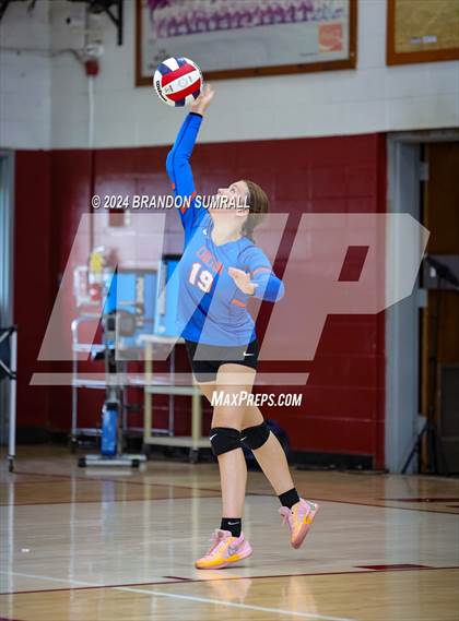 Thumbnail 3 in Chilton County vs Jemison (Chilton County Tournament) photogallery.