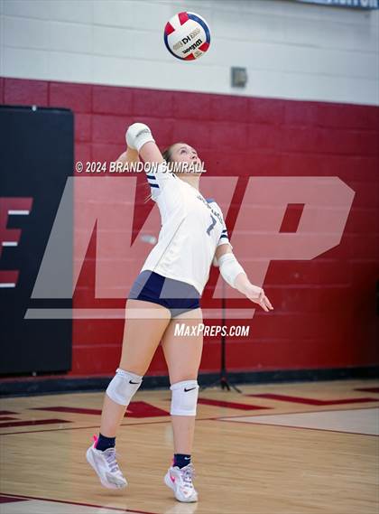 Thumbnail 3 in Chilton County vs Jemison (Chilton County Tournament) photogallery.