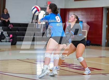 Thumbnail 2 in Chilton County vs Jemison (Chilton County Tournament) photogallery.