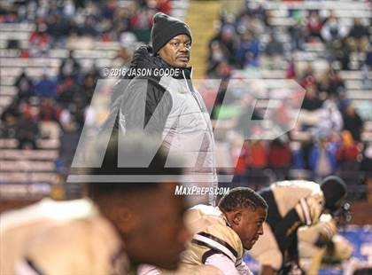 Thumbnail 1 in Whitehaven vs. Oakland  (TSSAA Division I Class 6A Final) photogallery.