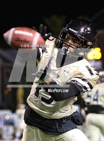 Thumbnail 2 in Whitehaven vs. Oakland  (TSSAA Division I Class 6A Final) photogallery.
