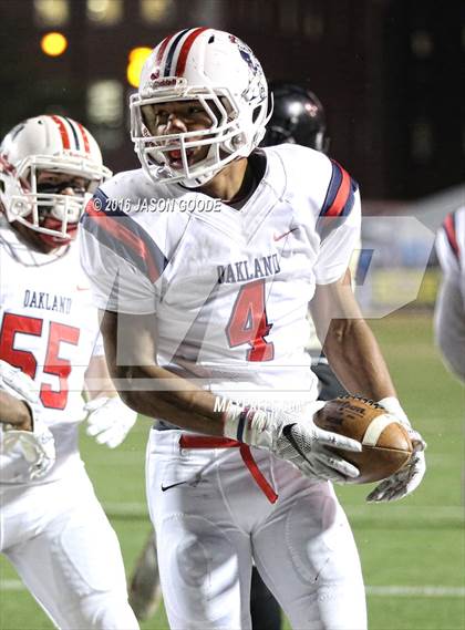 Thumbnail 3 in Whitehaven vs. Oakland  (TSSAA Division I Class 6A Final) photogallery.