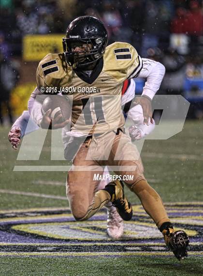 Thumbnail 2 in Whitehaven vs. Oakland  (TSSAA Division I Class 6A Final) photogallery.