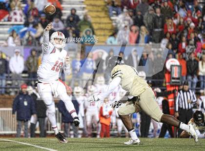 Thumbnail 3 in Whitehaven vs. Oakland  (TSSAA Division I Class 6A Final) photogallery.