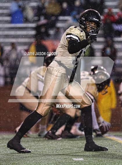 Thumbnail 3 in Whitehaven vs. Oakland  (TSSAA Division I Class 6A Final) photogallery.