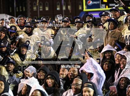 Thumbnail 1 in Whitehaven vs. Oakland  (TSSAA Division I Class 6A Final) photogallery.