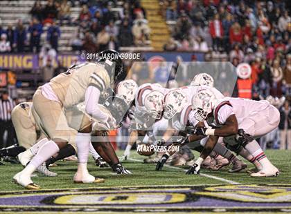 Thumbnail 3 in Whitehaven vs. Oakland  (TSSAA Division I Class 6A Final) photogallery.