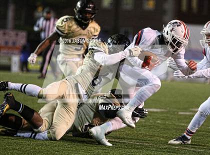 Thumbnail 1 in Whitehaven vs. Oakland  (TSSAA Division I Class 6A Final) photogallery.