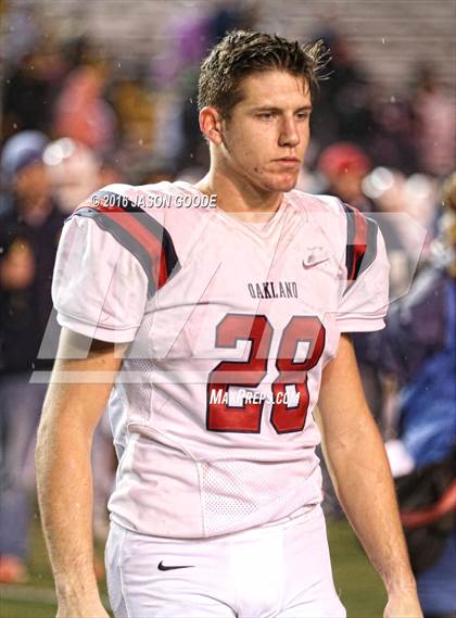 Thumbnail 2 in Whitehaven vs. Oakland  (TSSAA Division I Class 6A Final) photogallery.