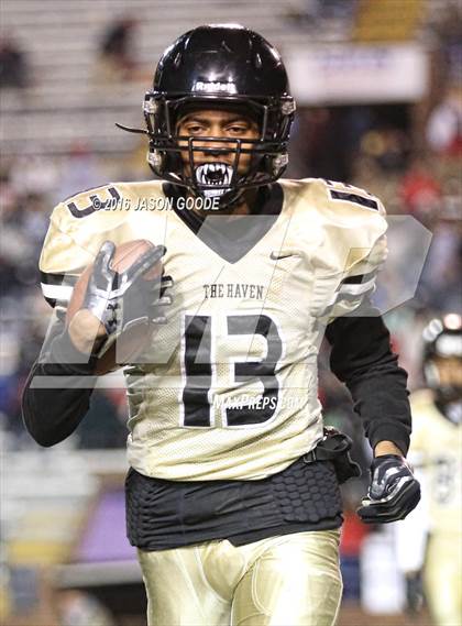 Thumbnail 2 in Whitehaven vs. Oakland  (TSSAA Division I Class 6A Final) photogallery.