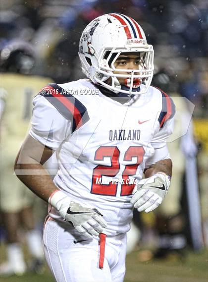 Thumbnail 1 in Whitehaven vs. Oakland  (TSSAA Division I Class 6A Final) photogallery.