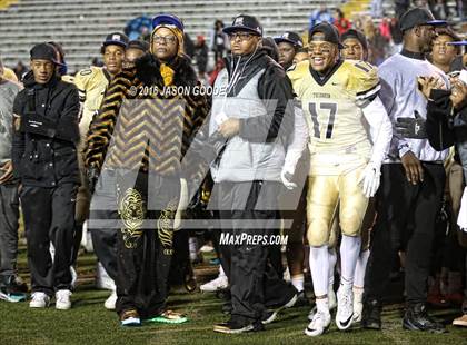 Thumbnail 2 in Whitehaven vs. Oakland  (TSSAA Division I Class 6A Final) photogallery.