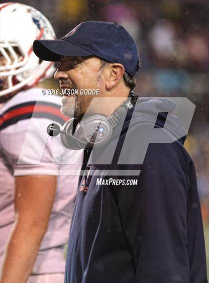 Thumbnail 1 in Whitehaven vs. Oakland  (TSSAA Division I Class 6A Final) photogallery.
