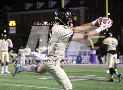 Thumbnail 1 in Whitehaven vs. Oakland  (TSSAA Division I Class 6A Final) photogallery.