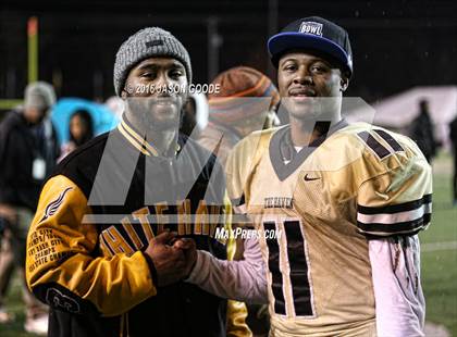 Thumbnail 2 in Whitehaven vs. Oakland  (TSSAA Division I Class 6A Final) photogallery.