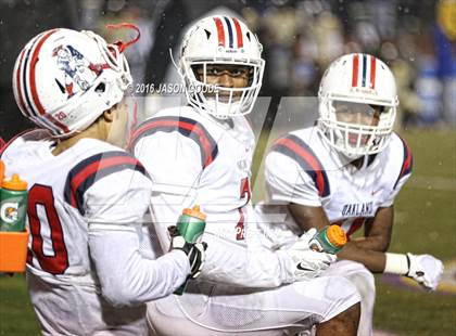 Thumbnail 3 in Whitehaven vs. Oakland  (TSSAA Division I Class 6A Final) photogallery.